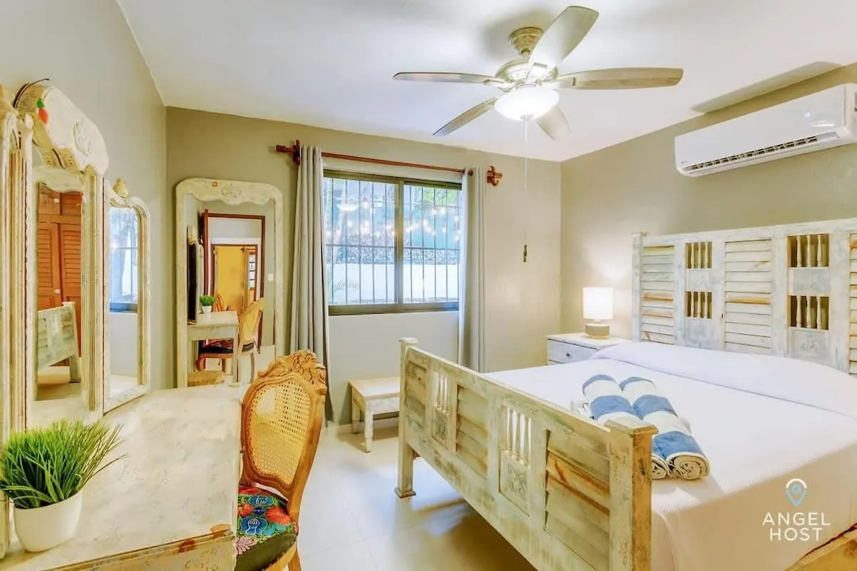 Hacienda-Style Villa With Private Pool Steps To Beach 普拉亚卡门 0*,