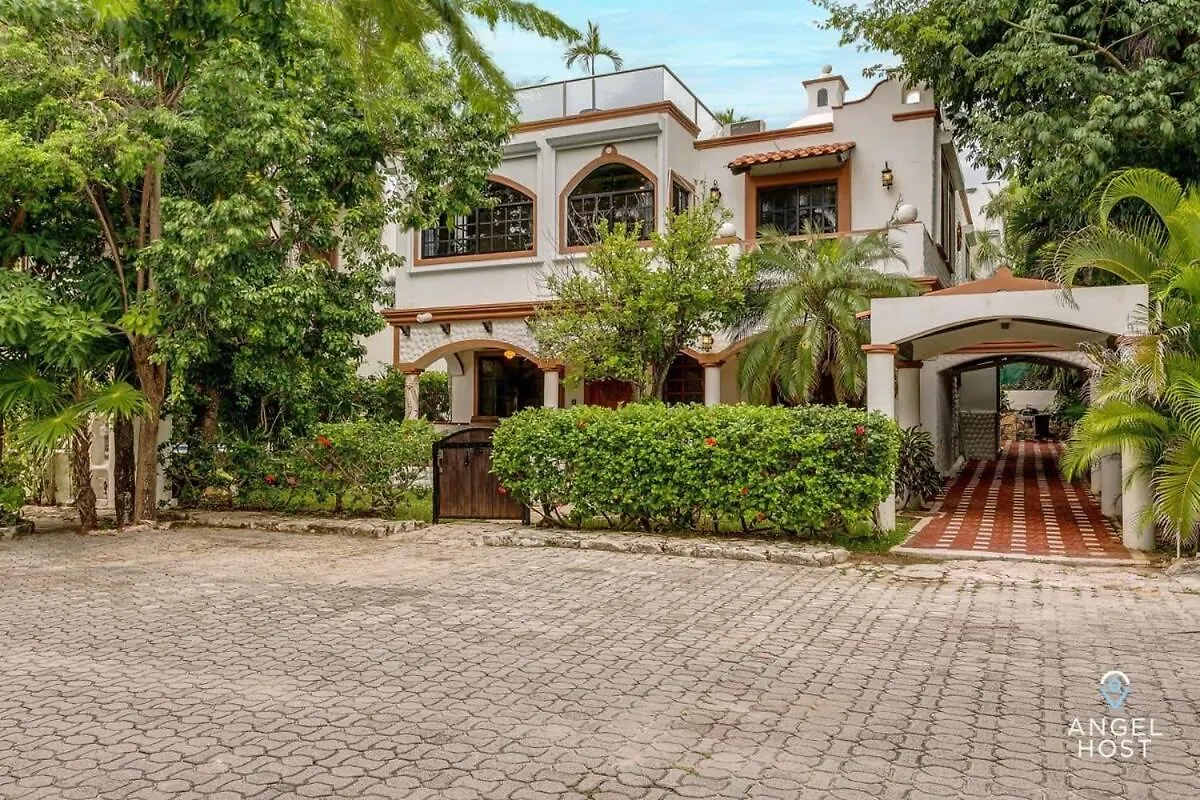 Hacienda-Style Villa With Private Pool Steps To Beach 普拉亚卡门 0*,