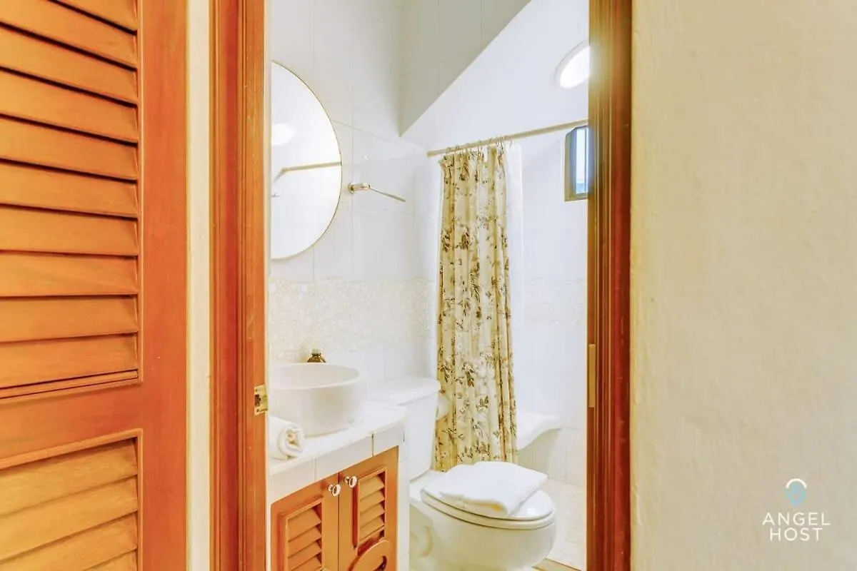 Hacienda-Style Villa With Private Pool Steps To Beach 普拉亚卡门 墨西哥