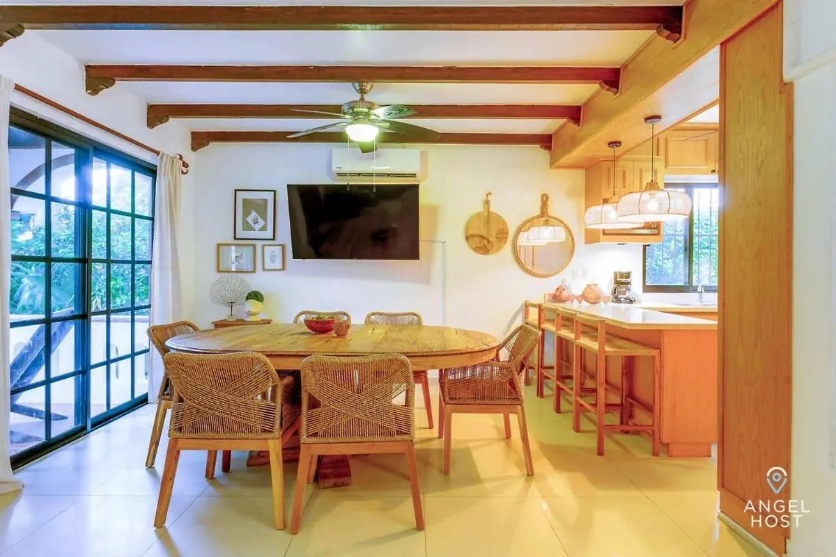 Hacienda-Style Villa With Private Pool Steps To Beach Playa del Carmen