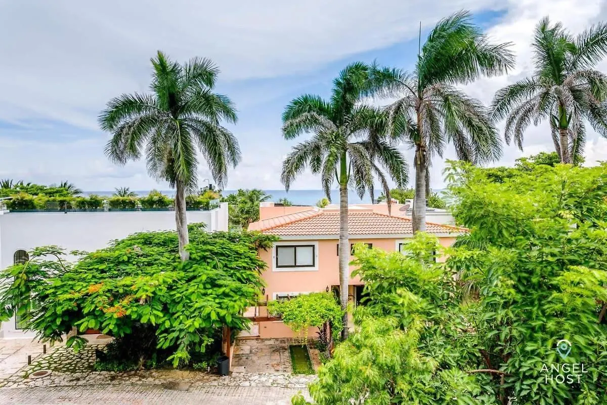 Hacienda-Style Villa With Private Pool Steps To Beach Playa del Carmen Mexiko
