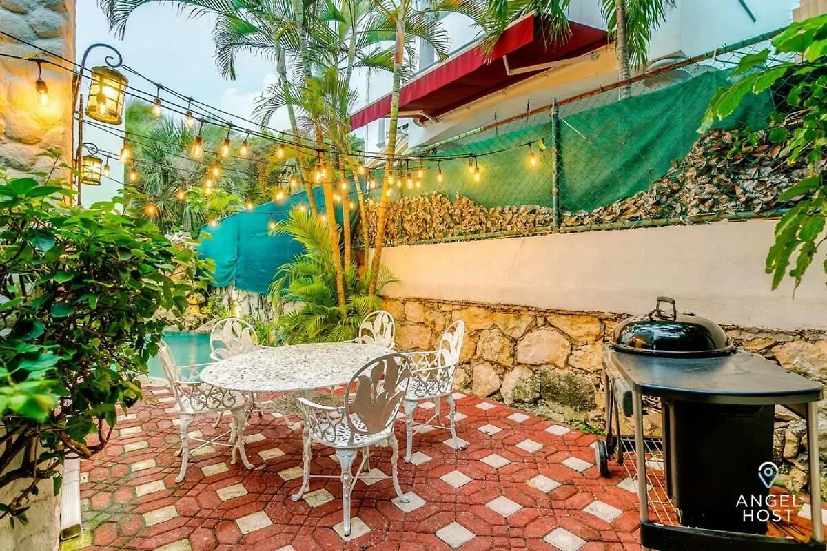 Hacienda-Style Villa With Private Pool Steps To Beach Playa del Carmen 0*,
