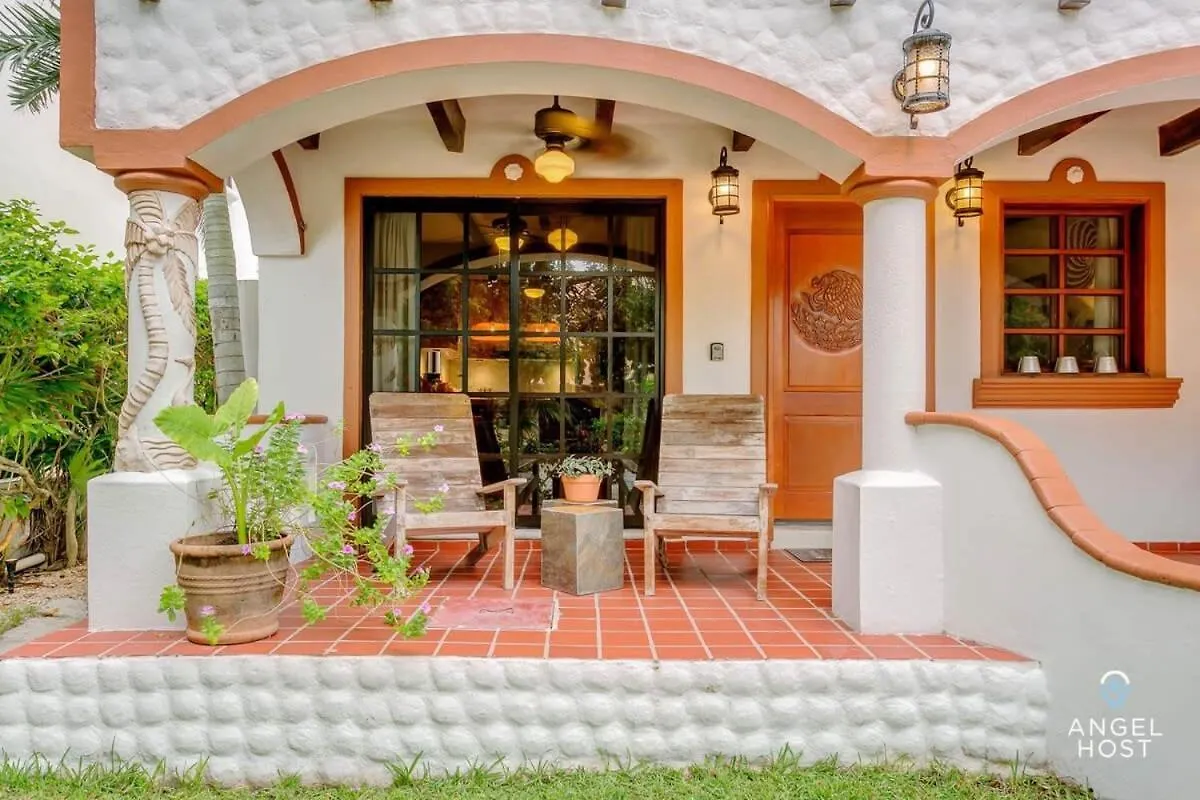 Hacienda-Style Villa With Private Pool Steps To Beach Playa del Carmen 0*,  Mexiko