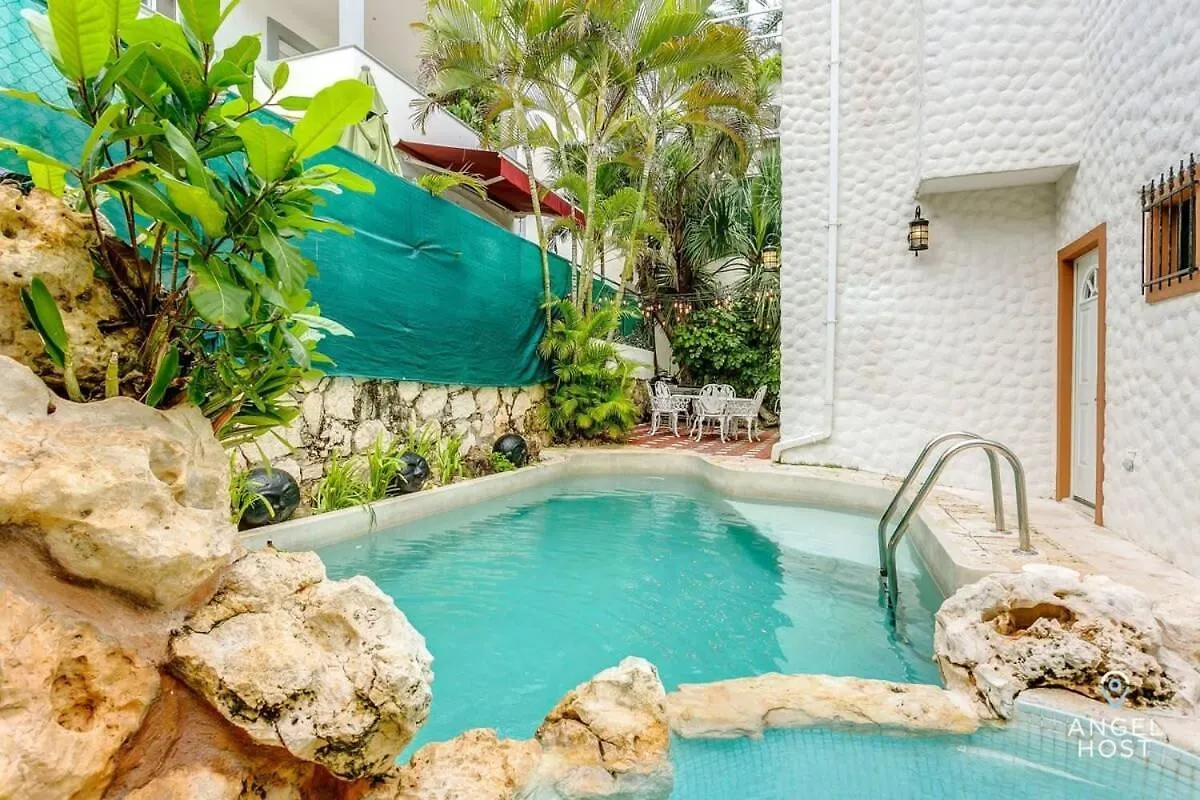 Hacienda-Style Villa With Private Pool Steps To Beach Playa del Carmen 0*,