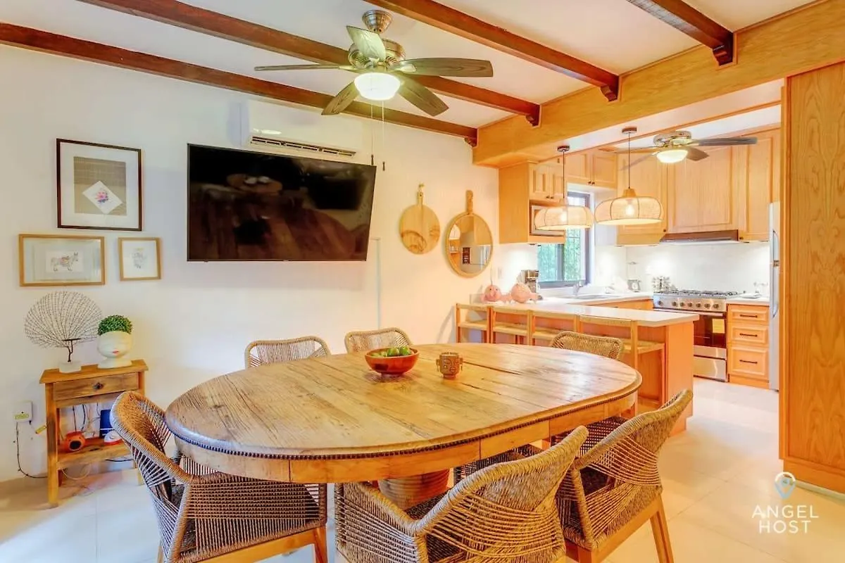 Hacienda-Style Villa With Private Pool Steps To Beach Playa del Carmen
