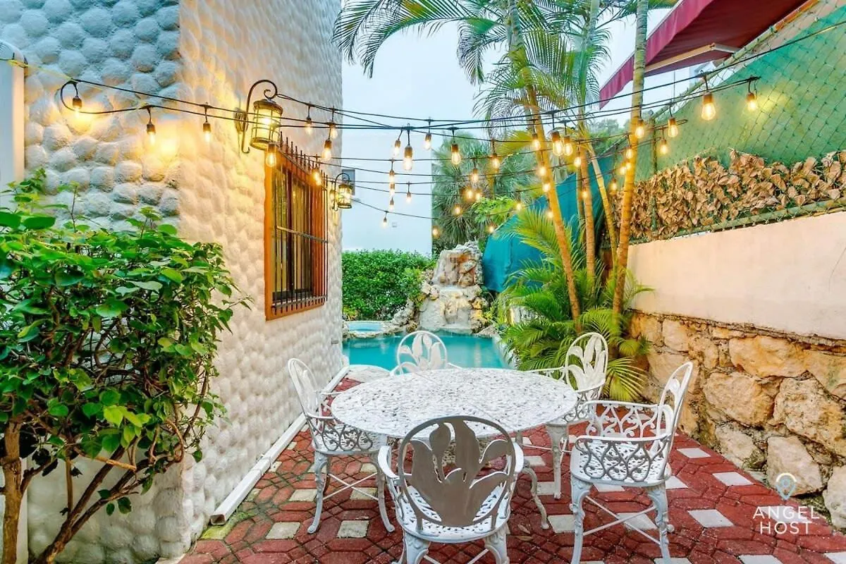 Hacienda-Style Villa With Private Pool Steps To Beach Playa del Carmen